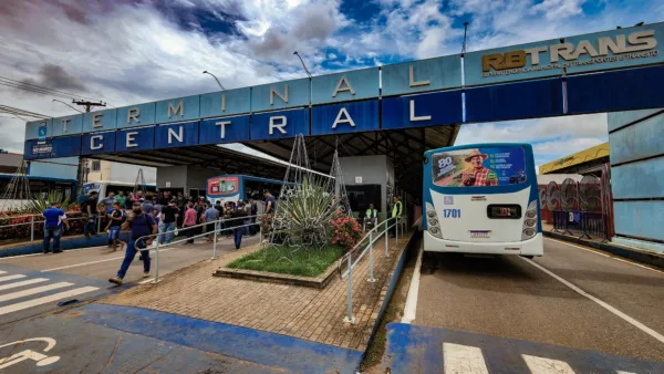 Carnaval 2025: RBTrans altera rotas de ônibus e reforça fiscalização no Centro de Rio Branco