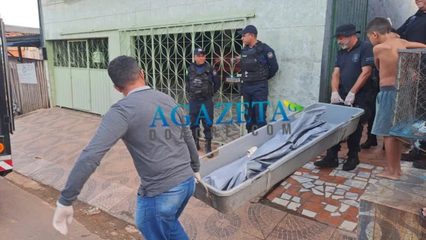 Homem surta em carro de aplicativo, corre pelas ruas, invade casa e morre em Rio Branco