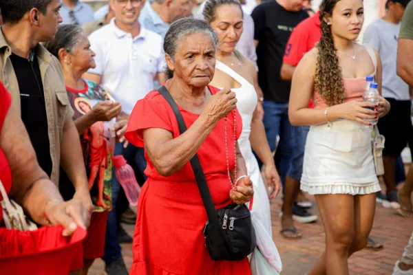 VÍDEO: Xapuri recebe milhares de fiéis para celebrar padroeiro da cidade; Gladson participa de procissão