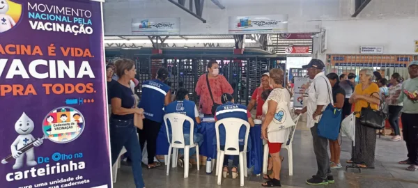 Secretaria de Saúde promove vacinação contra influenza no Terminal Urbano