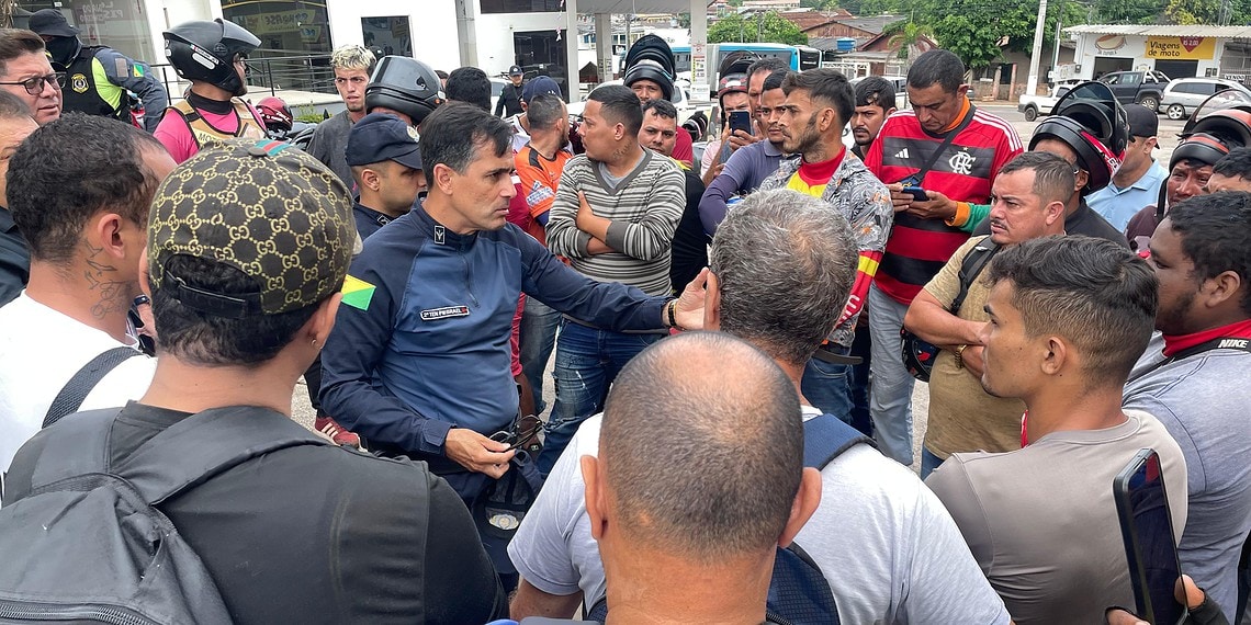 Mototaxistas protestam contra mudanças no transporte privado individual; RBTrans diz que mudança é nacional