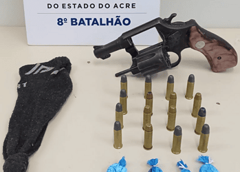 Homem é preso com arma de fogo e drogas em Sena Madureira