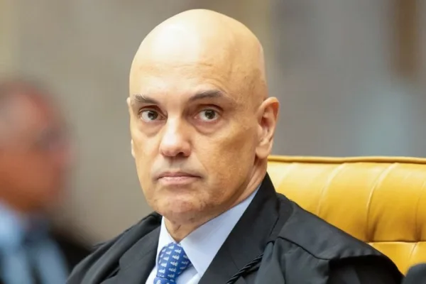 Moraes pede mais documentos à defesa de Bolsonaro sobre posse de Trump