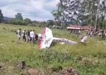 Avião pilotado por ex-prefeito bate em poste de energia e cai no RS - (crédito: Reprodução/Redes sociais)