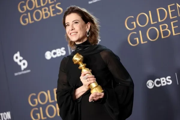 Fernanda Torres leva Globo de Ouro por atuação em Ainda Estou Aqui