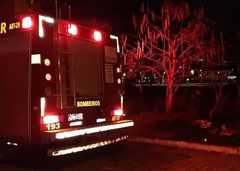 PB: celular carregando na tomada provoca incêndio em residência