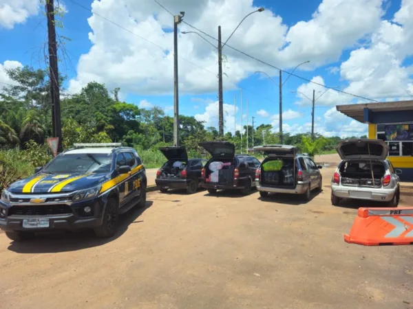 PRF apreende mercadorias irregulares durante fiscalização na BR-364, em Rio Branco