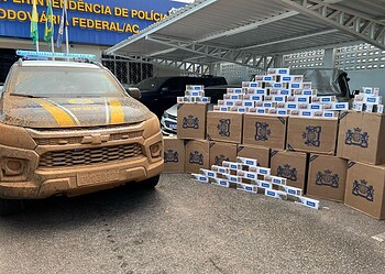 Caminhonete com 7,5 mil maços de cigarros contrabandeados é apreendida no interior do Acre