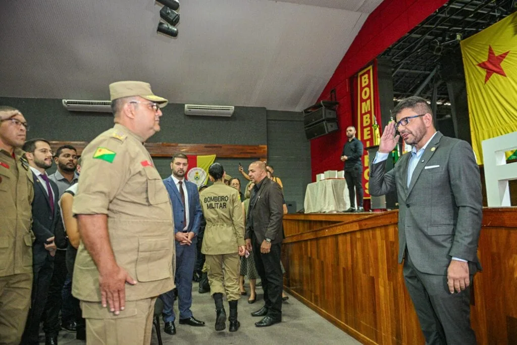 Mais de 50 alunos-soldados iniciam curso de formação do Corpo de Bombeiros no Acre