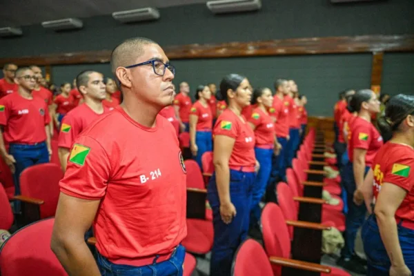 Mais de 50 alunos-soldados iniciam curso de formação do Corpo de Bombeiros no Acre