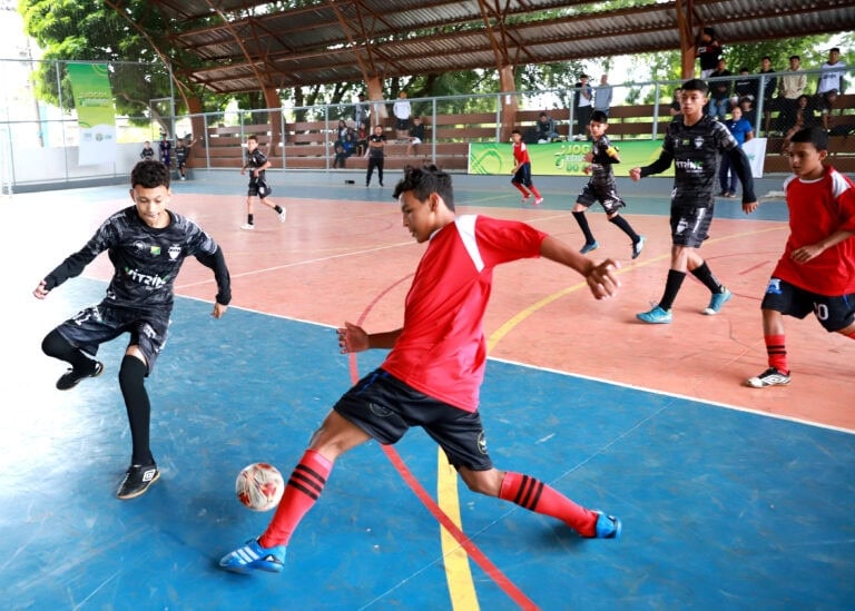 Equipes de futsal e basquetebol devem se inscrever pelo site da SEE. Foto: Mardilson Gomes/SEE