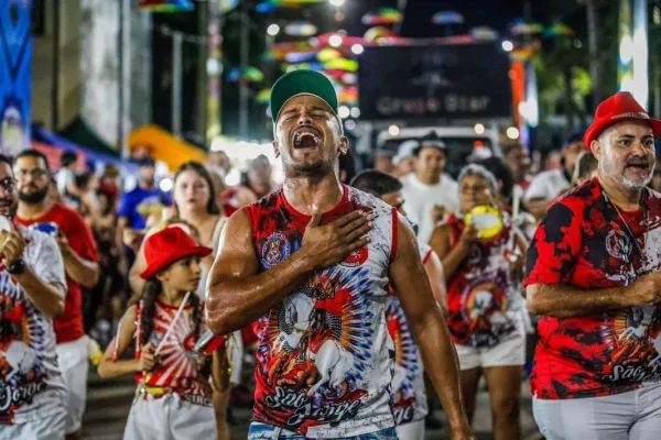 Quatro blocos se apresentam na última noite do Carnaval de Rio Branco; conheça enredos