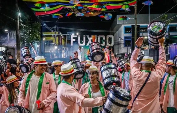 Quatro blocos carnavalescos levam seus enredos para o desfile na Praça da Revolução; conheça os temas de cada um