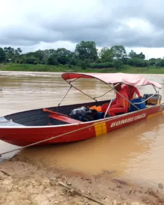 Homem desaparece no Rio Purus após cair de barco e bombeiros fazem buscas em Sena Madureira