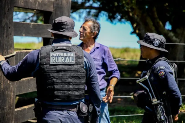 Patrulhamento rural na Transacreana fortalece laços entre Polícia Militar e comunidade