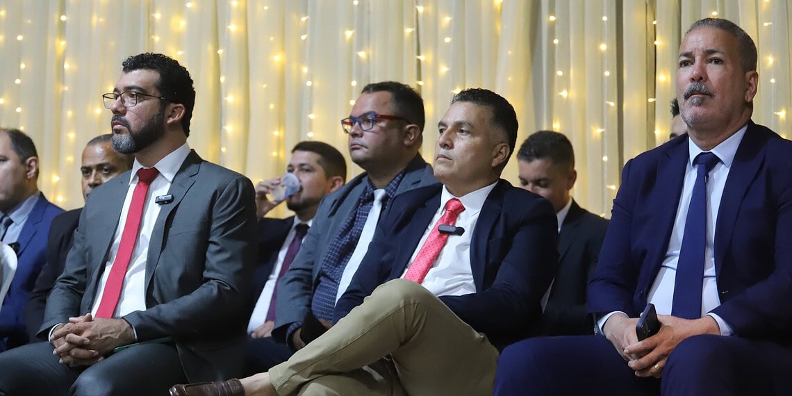 Vereadores do MDB e PT formalizam bloco parlamentar de oposição a Bocalom