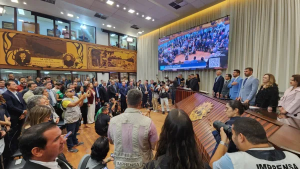 Deputados do Acre iniciam ano legislativo com sessão solene; Gladson apresenta prioridades para 2025