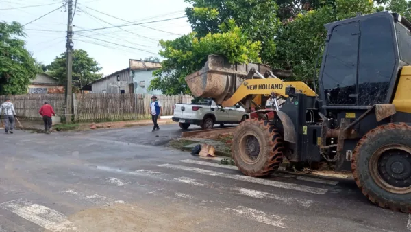 Governo do Acre e Prefeitura de Manoel Urbano removem 800 toneladas de entulho das vias da cidade