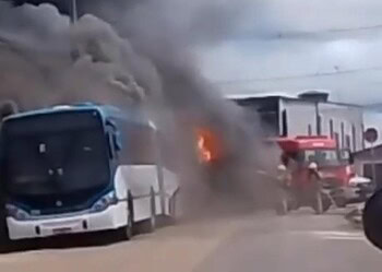 Em nota, RBTrans informa que ônibus que pegou fogo nesta sexta-feira foi substituído imediatamente