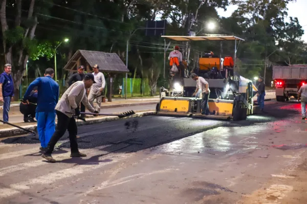 Deracre inicia recapeamento asfáltico na Avenida Antônio da Rocha Viana