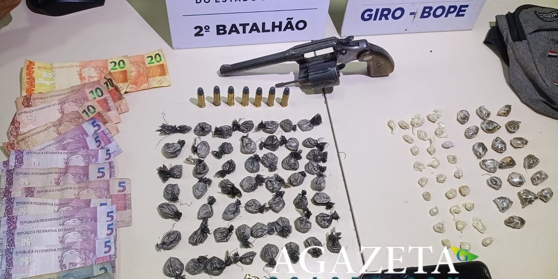 Adolescente é apreendido com arma e drogas em Rio Branco; jovem de 18 anos também é preso