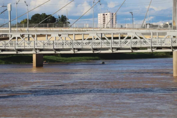 Rio Acre se aproxima dos 12 metros e Defesa Civil Municipal intensifica ações de assistência