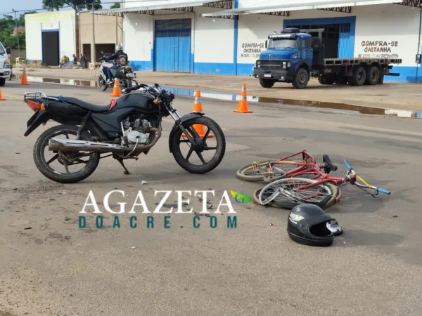 Motoqueiro e ciclista ficam feridos após se chocarem na rodovia AC-40