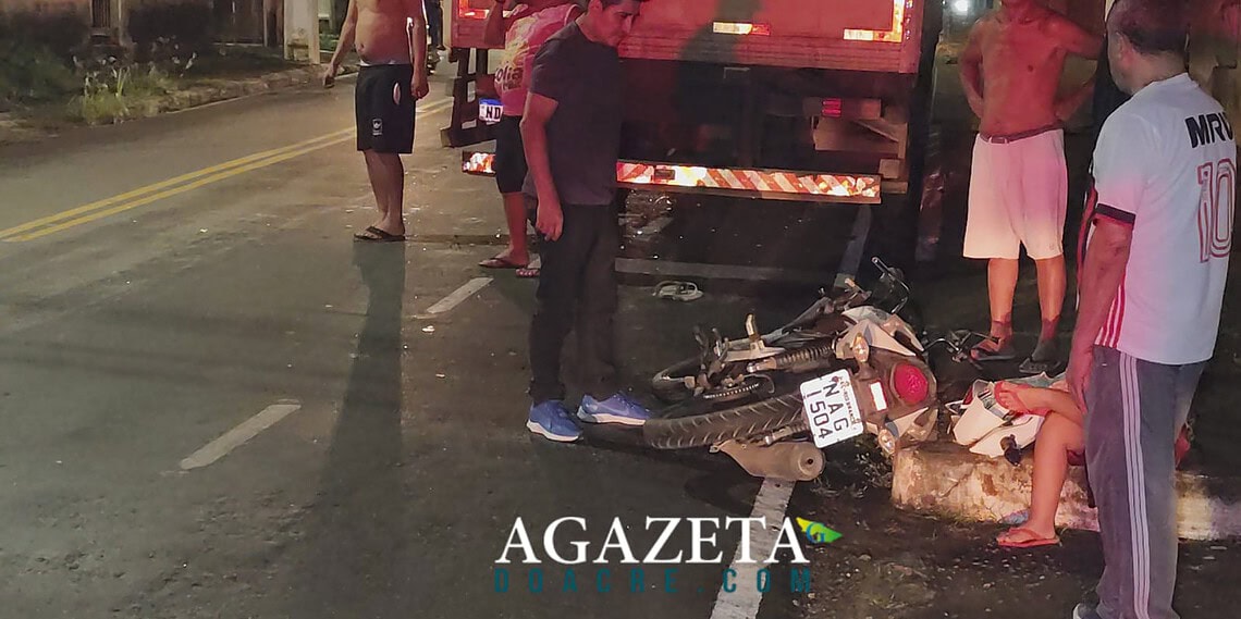 Em Rio Branco, motociclista sofre fratura ao colidir com caminhão estacionado