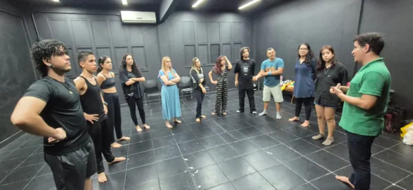 Escola de Artes Beija-Flor encerra 1ª turma do curso de iniciação ao teatro e anuncia novas inscrições