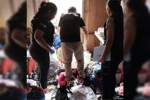 Madrasta é presa por prostituir enteadas e leiloar virgindade em Manaus