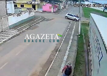 VÍDEO: Motociclista e passageira ficam feridos em colisão com carro em Epitaciolândia 7 VÍDEO: Motociclista e passageira ficam feridos em colisão com carro em Epitaciolândia