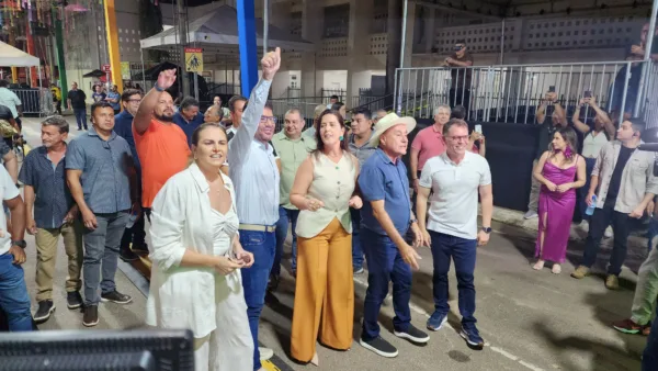 Bocalom e Gladson acompanham últimos preparativos para o Carnaval no Centro de Rio Branco