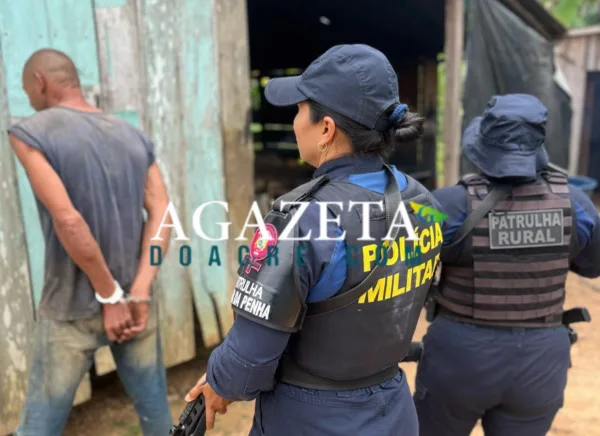 Homem é preso por agressão à companheira no Acre; vítima sofreu ferimentos na genitália