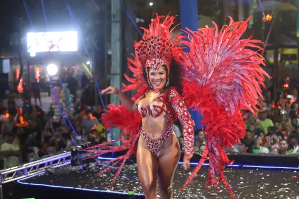 Carnaval 2025: Junior de Mônaco e Erica Oliveira são eleitos Rei Momo e Rainha do Carnaval