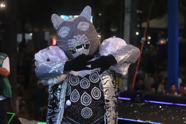 Carnaval 2025: Junior de Mônaco e Erica Oliveira são eleitos Rei Momo e Rainha do Carnaval