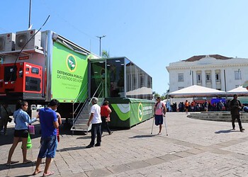 Carreta da Defensoria leva atendimento jurídico no Palácio Rio Branco para celebrar o Dia Mundial da Justiça Social. Foto: Felícia Lanay/DICOM