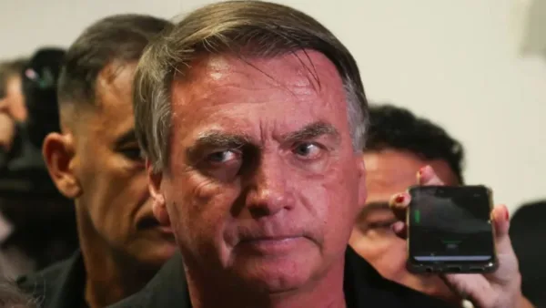 Decreto do golpe foi despachado com Bolsonaro, diz general da reserva