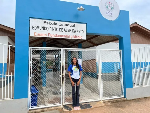 Aluna de escola pública no Acre é aprovada em medicina e direito na Ufac