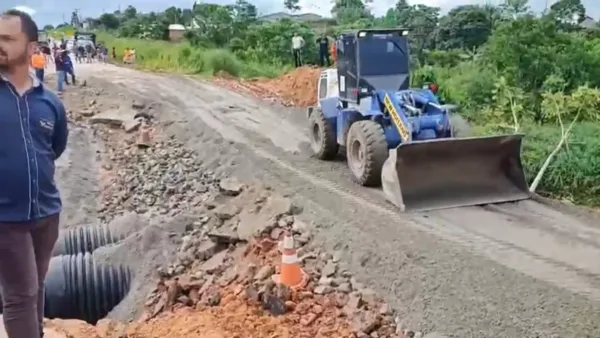 Tráfego na BR-364 é totalmente restabelecido após rompimento de trecho em Tarauacá