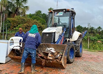 Mutirão conta com o uso de maquinário pesado e equipes compostas por servidores estaduais e municipais. Foto: Ascom/Deracre