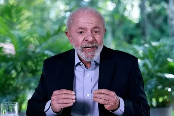 “Se produto está caro, não compra”, diz Lula sobre alta dos alimentos