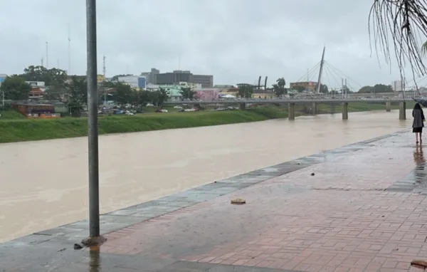 Rio Acre se aproxima dos 10 metros após chuvas intensas em Rio Branco