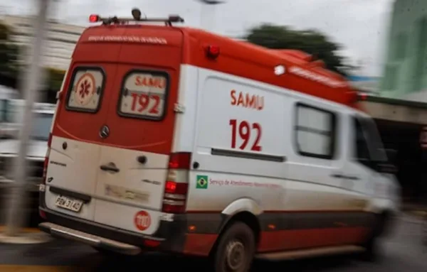 Idosa leva choque elétrico e é achada morta com mão atrás de geladeira