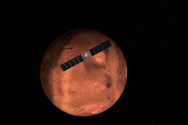 Nasa encontra "mirtilos" na superfície de cratera em Marte