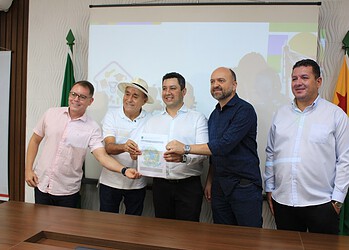 A cerimônia de assinatura do contrato ocorreu nesta segunda-feira (10/3), na Superintendência do Patrimônio da União no Acre