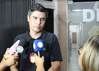 Mulher é linchada em Rio Branco após boato sobre morte de bebê; Polícia Civil confirma que ossada encontrada era de animal