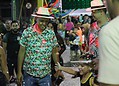Folia e tranquilidade: Carnaval reúne famílias inteiras na terceira noite. VEJA FOTOS
