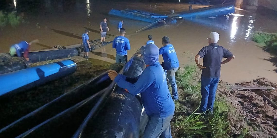 Cheia do Rio Acre causa interrupção no funcionamento da bomba de captação da ETA 2