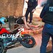 Dupla em moto tenta fugir da polícia, bate em muro durante perseguição e vai presa em Rio Branco