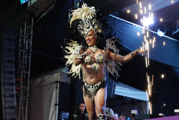 Natasha Houston e Catarina Brandão são coroadas Rainha Trans e Rainha Gay do Carnaval da Família 2025